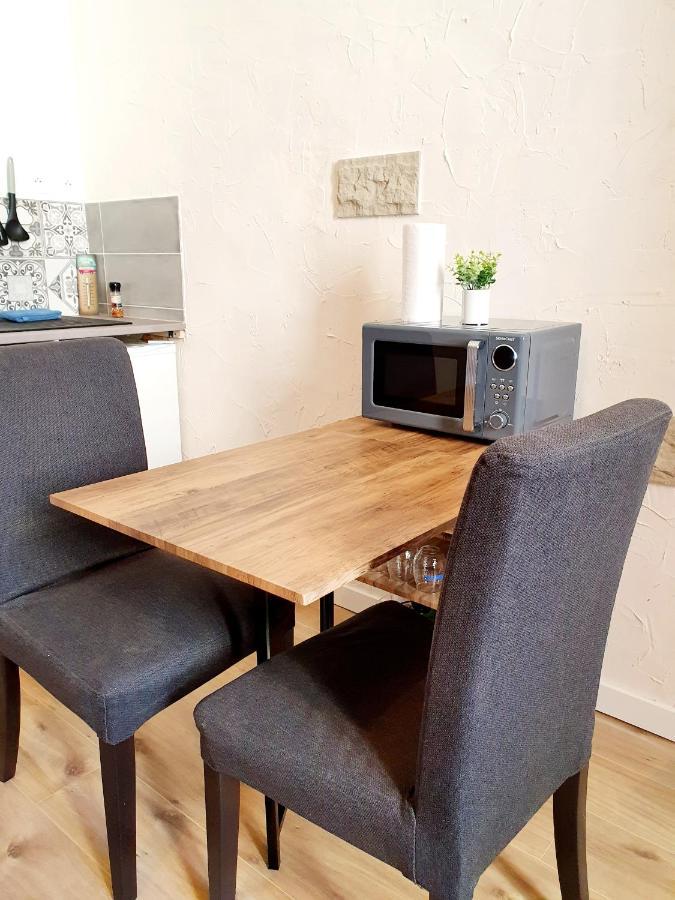 Studio Renove De 20 M2 Pour Deux Personnes Apartment Blaye-Les-Mines Exterior foto